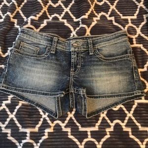 Buckle Stella Shorts!